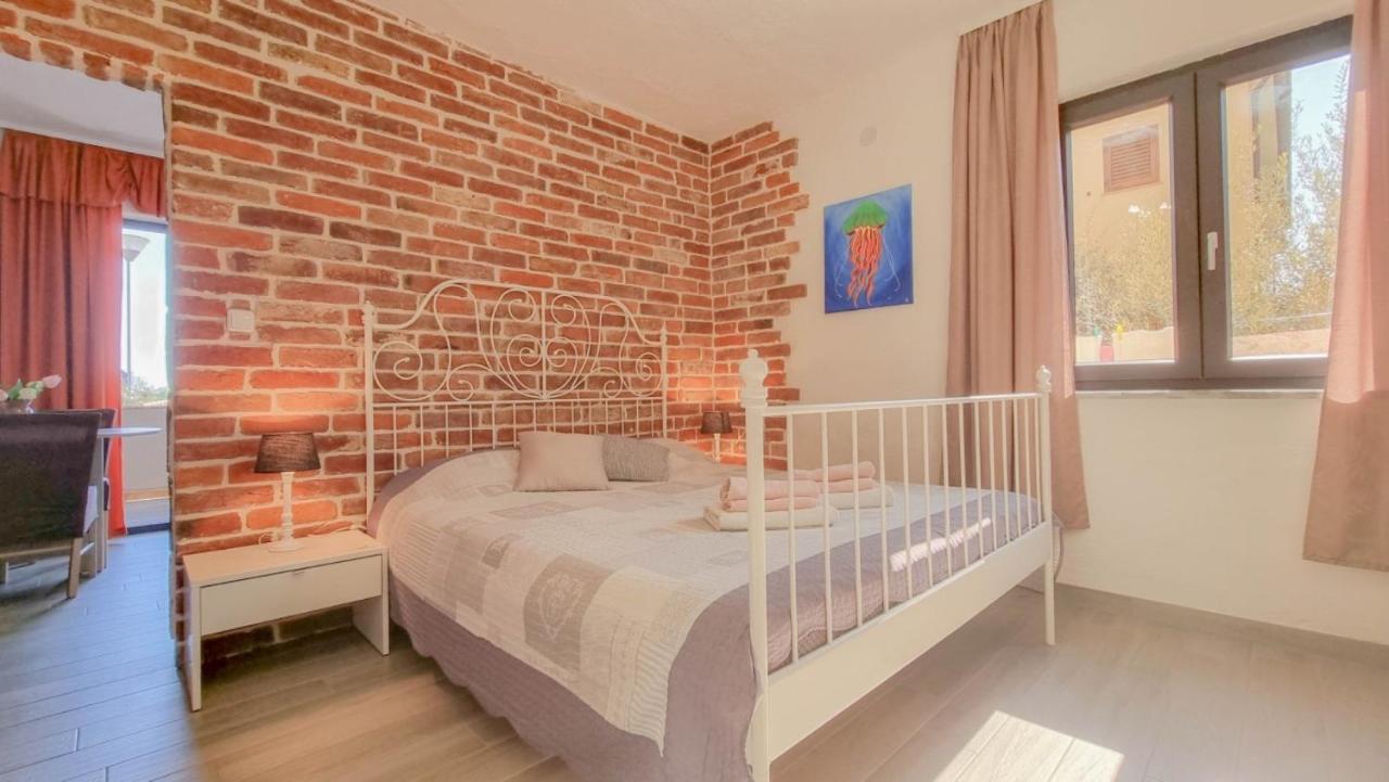 Enio Leilighet Novigrad Istria Eksteriør bilde