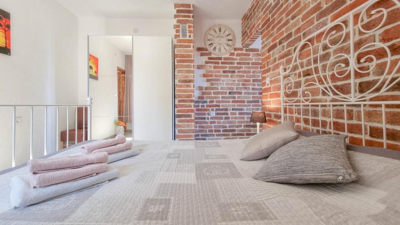 Enio Leilighet Novigrad Istria Eksteriør bilde